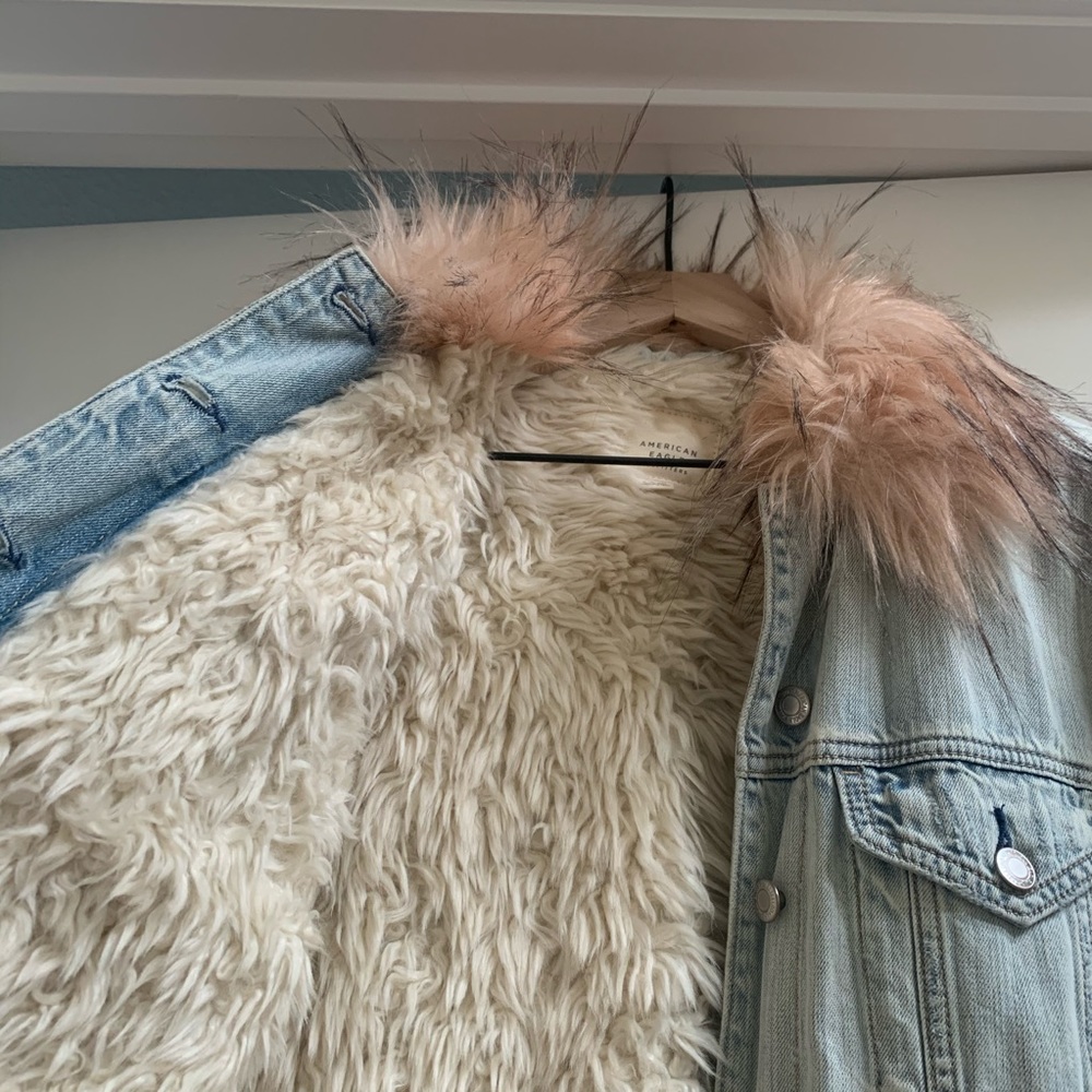 Classic Sherpa-lined Denim Jacket